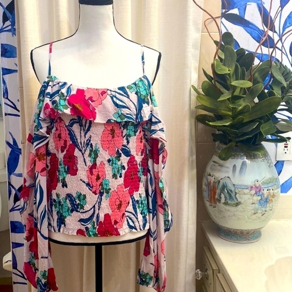 INC International Concepts Tops - NWT Women’s INC International Floral Long Sleeve Cold Shoulder Top Size XXL